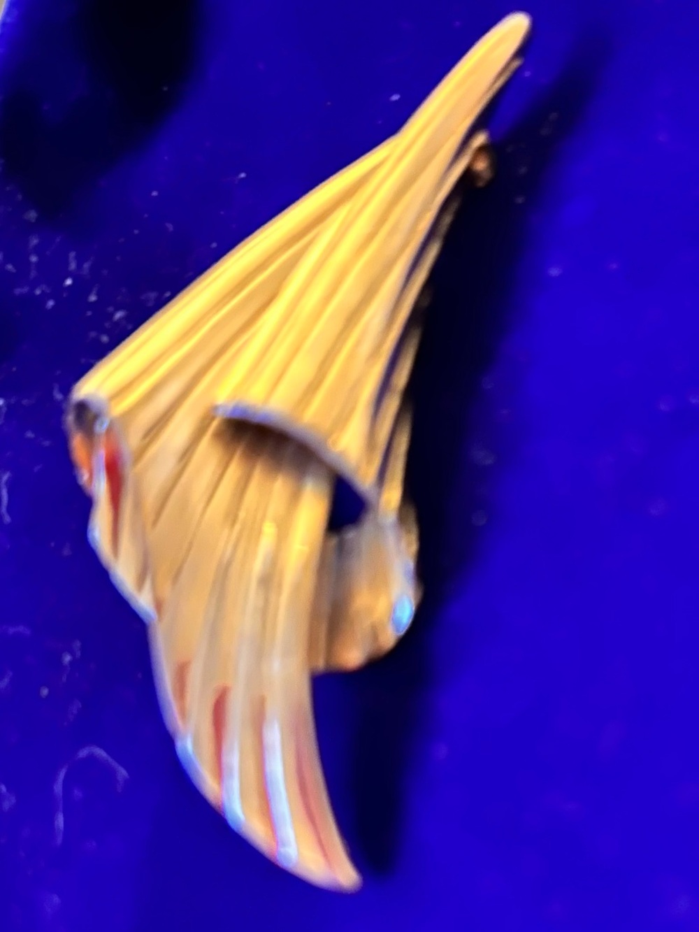 VINTAGE Gold-Tone Sculptural Wing/Ripple Brooch -